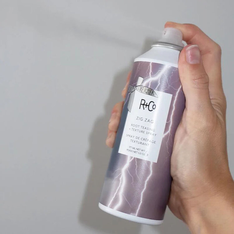 R+Co Zig Zag | Spray de Crêpage Texturant (177ml/5oz) - Volume, Texture et Corps Instantanés