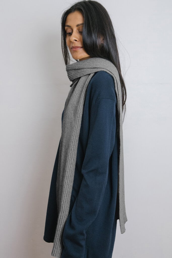 Carolyn Ferreira CAROLYN FERREIRA RIBBED CASHMERE SCARF STONE