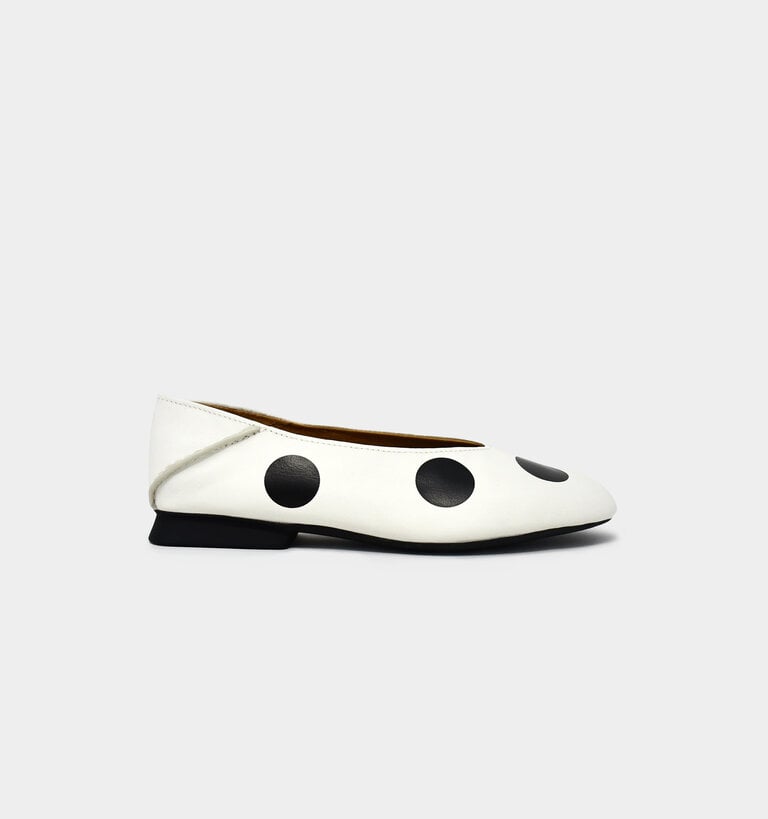 Camper CAMPER CASI MYRA FLATS WHITE/BLACK DOTS