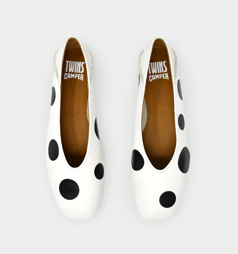 Camper CAMPER CASI MYRA FLATS WHITE/BLACK DOTS