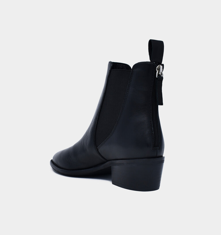 EOS EOS ILA BLACK