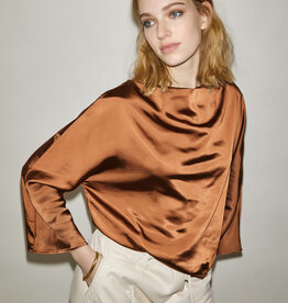 Mélissa Nepton Moli