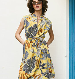 Dagg & Stacey Robe Mowat