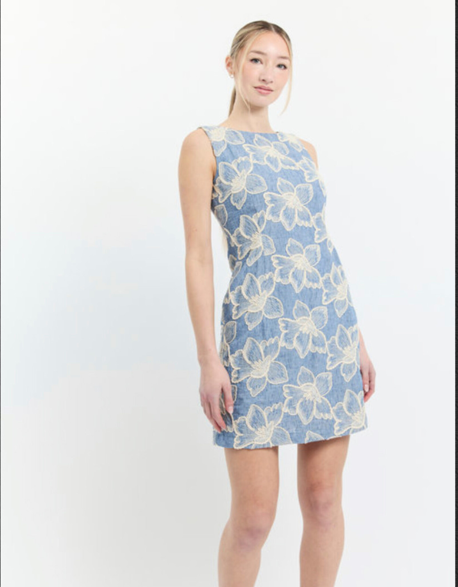 Dinh Ba Rose Robe