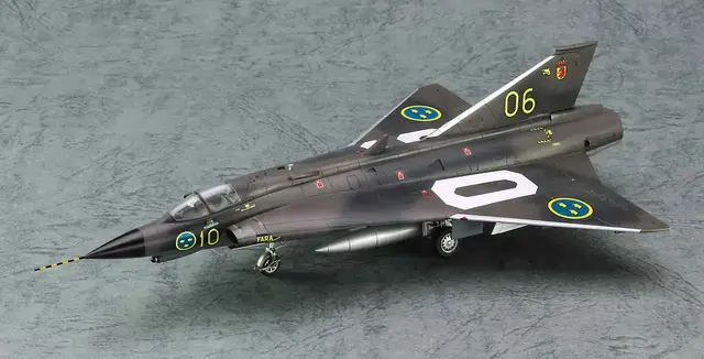 Bandai Draken J35F Plastic Model Kit (1:72)