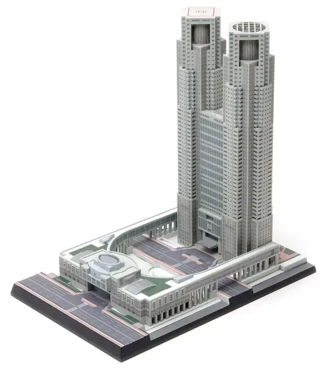 Wave Tokyo Metropolitan Government Building Plastic Model Kit