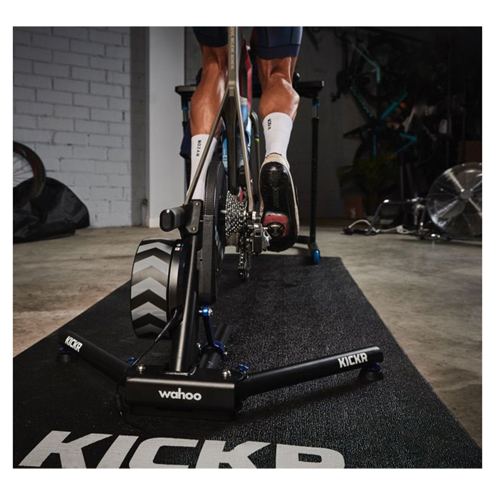 KICKR POWER TRAINER V5