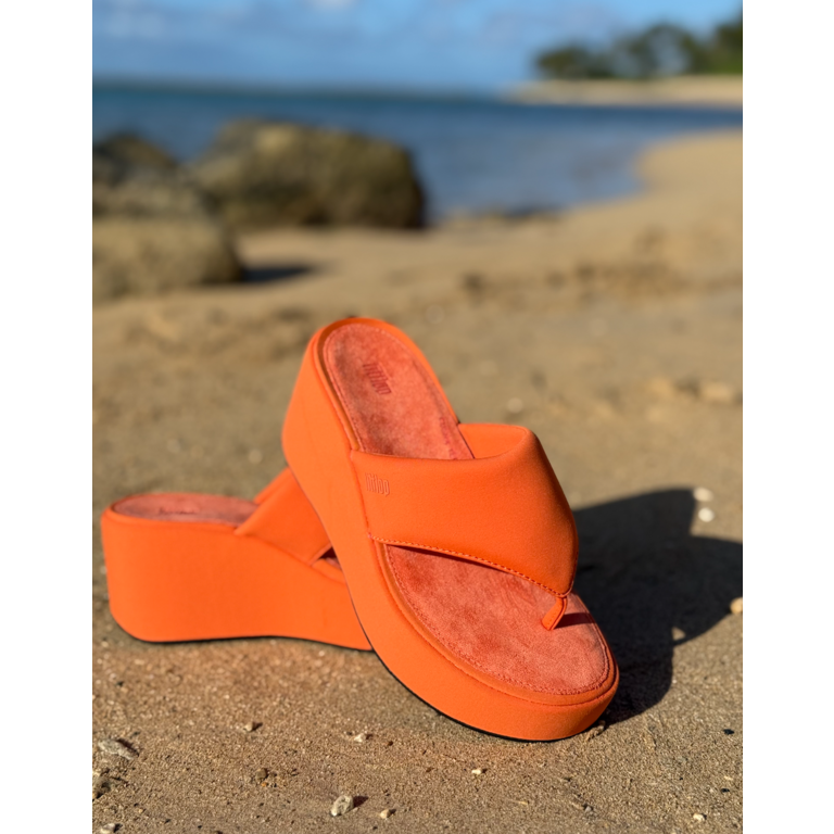 FitFlop PLATFFORMS Wedge Toe-Post Sandals