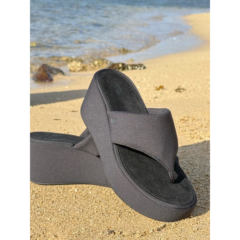 FitFlop PLATFFORMS Wedge Toe-Post Sandals