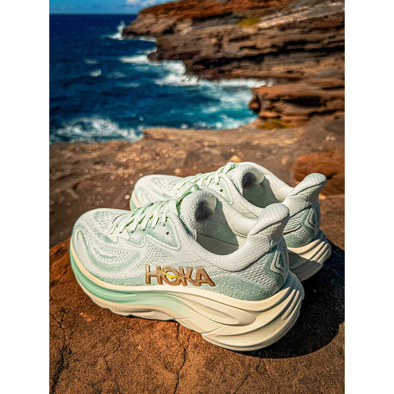 HOKA Women's Clifton 10