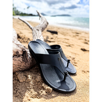 OluKai Ho'opio Mele