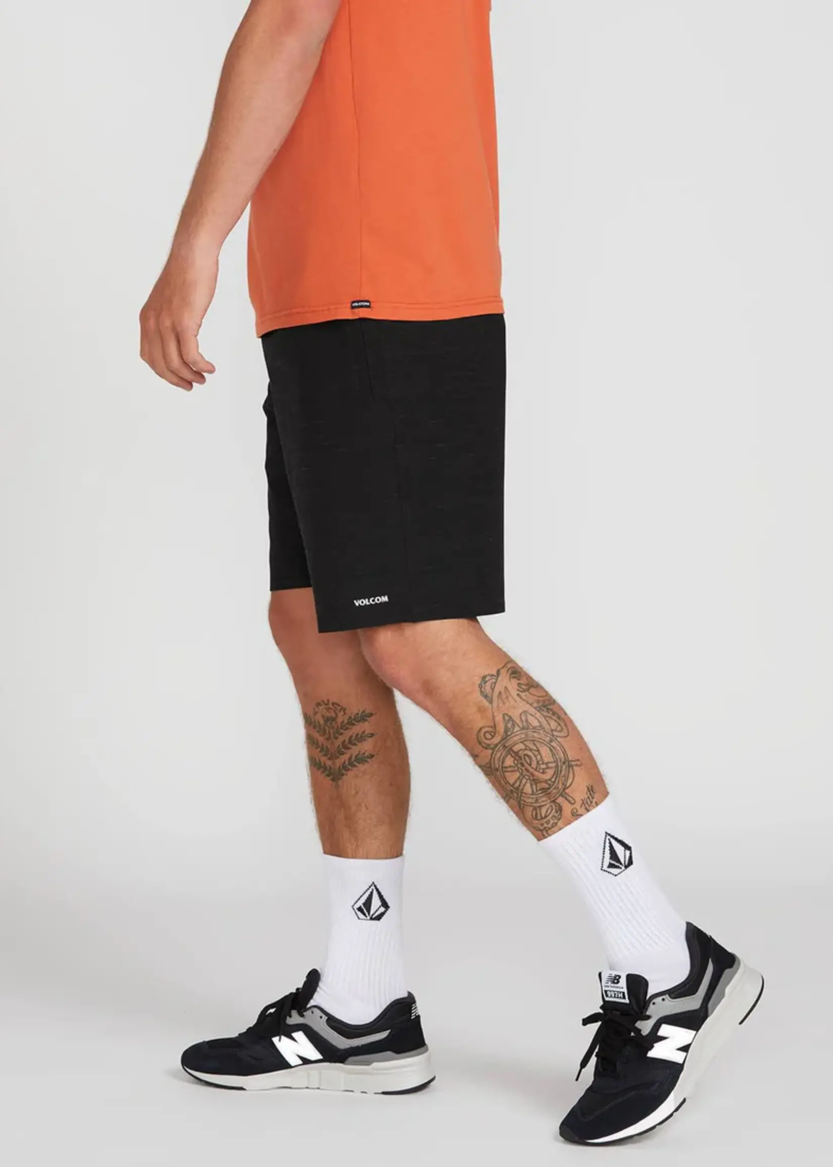 Volcom Men's Packasack Lite 19" Hybrid Short