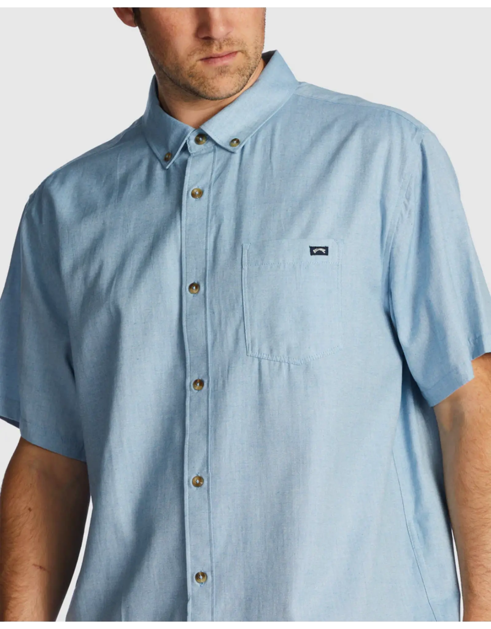 Billabong Men's All Day Short Sleeve Button up Shirt