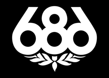 686