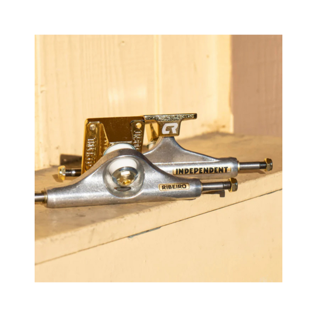 Independent Indy Stage 11 Carlos Ribeiro Mid Pro Skateboard Truck