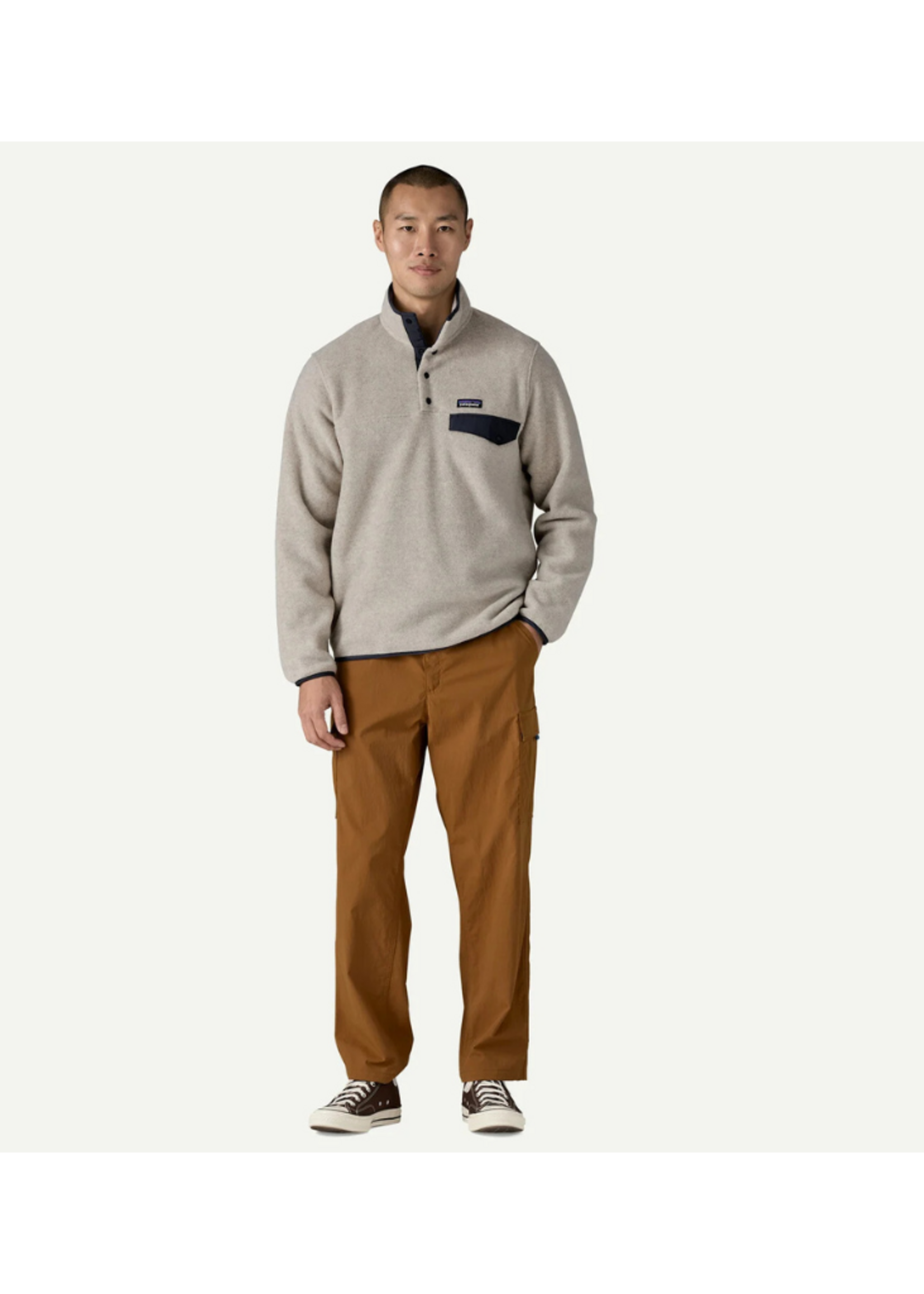 Patagonia M's Lightweight Synchilla Snap-T Pullover | Oatmeal Heather w/ Smolder Blue