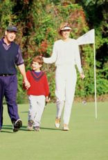 Three Crowns Card - Family - Three Crowns Card Holder