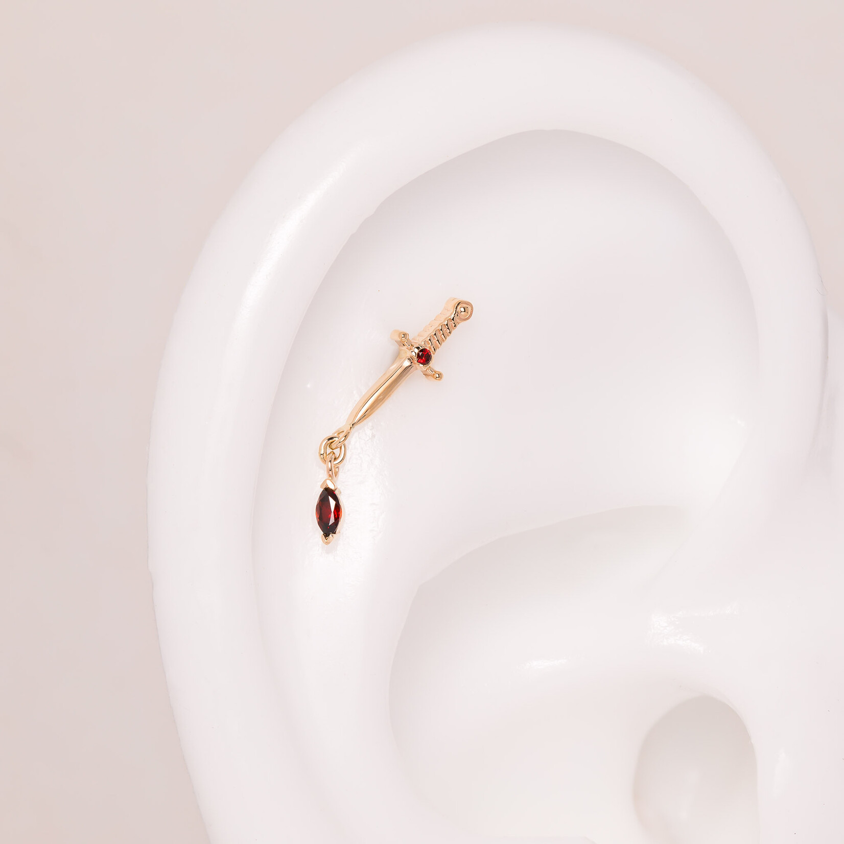 BVLA Yellow Gold 16G Threaded "Kiss of Death" End – Garnet AA