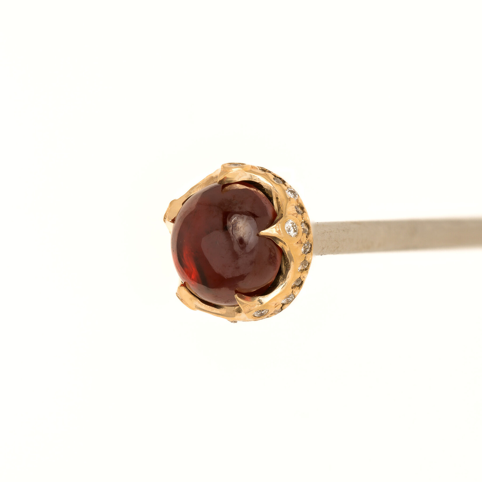 Other Couture 14g YG Crown with Garnet and Diamond