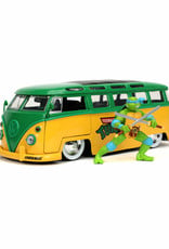 Jada Toys TMNT: 1962 VW Bus 1:24 Scale Die-Cast Metal Vehicle with Leonardo Figure
