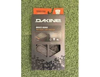 DAKINE / BRUCE IRONS PRO SURF TRACTION PAD / SHADOW / OS