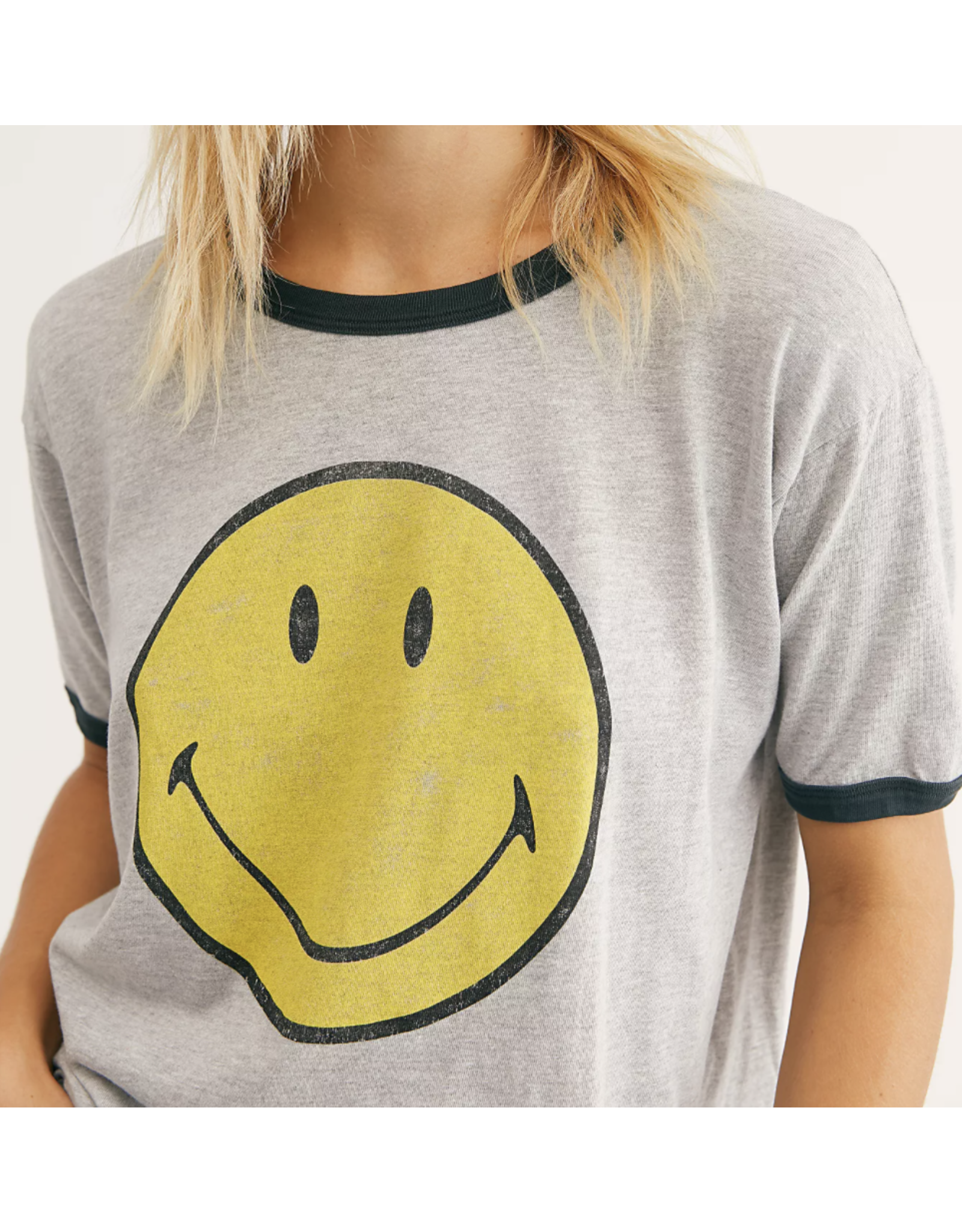 Daydreamer Smiley Tee - Groove