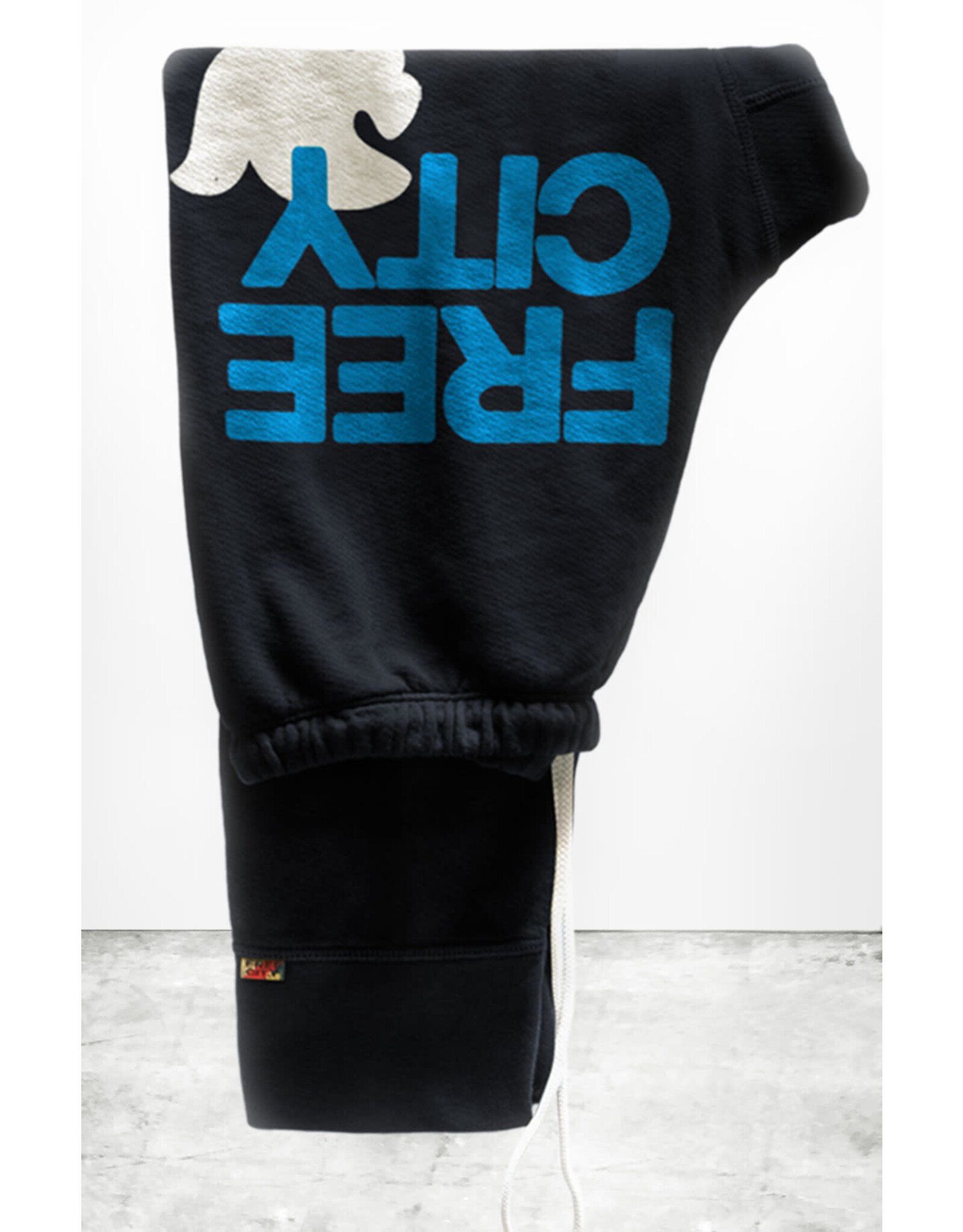 Free City FC Large 3/4 Sweatpants