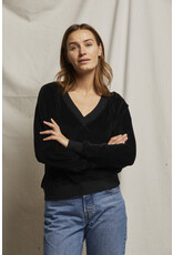 PeRFECT WHITE TEE PWT Ember Velour Vneck