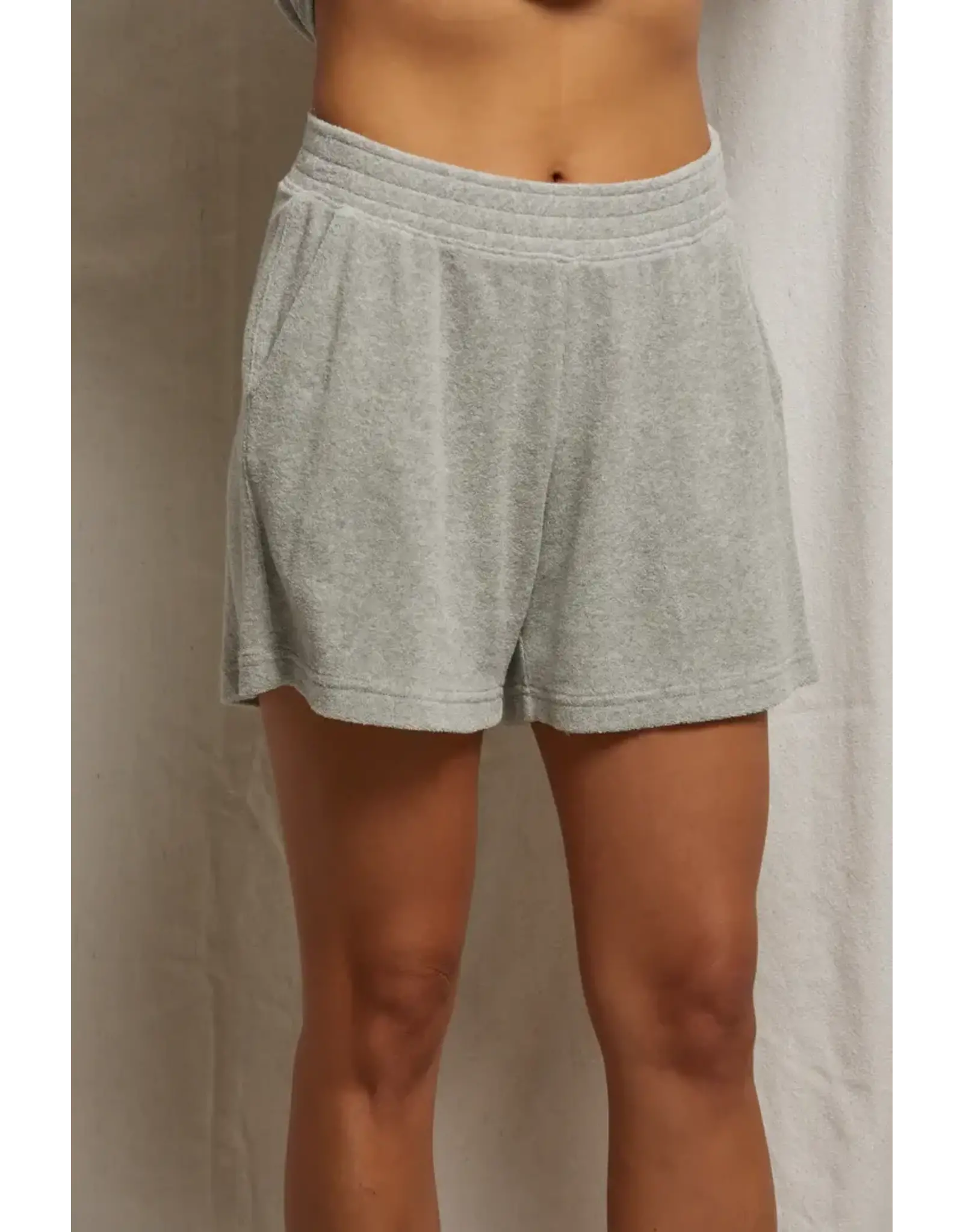 PeRFECT WHITE TEE PWT Emily Terry Shorts