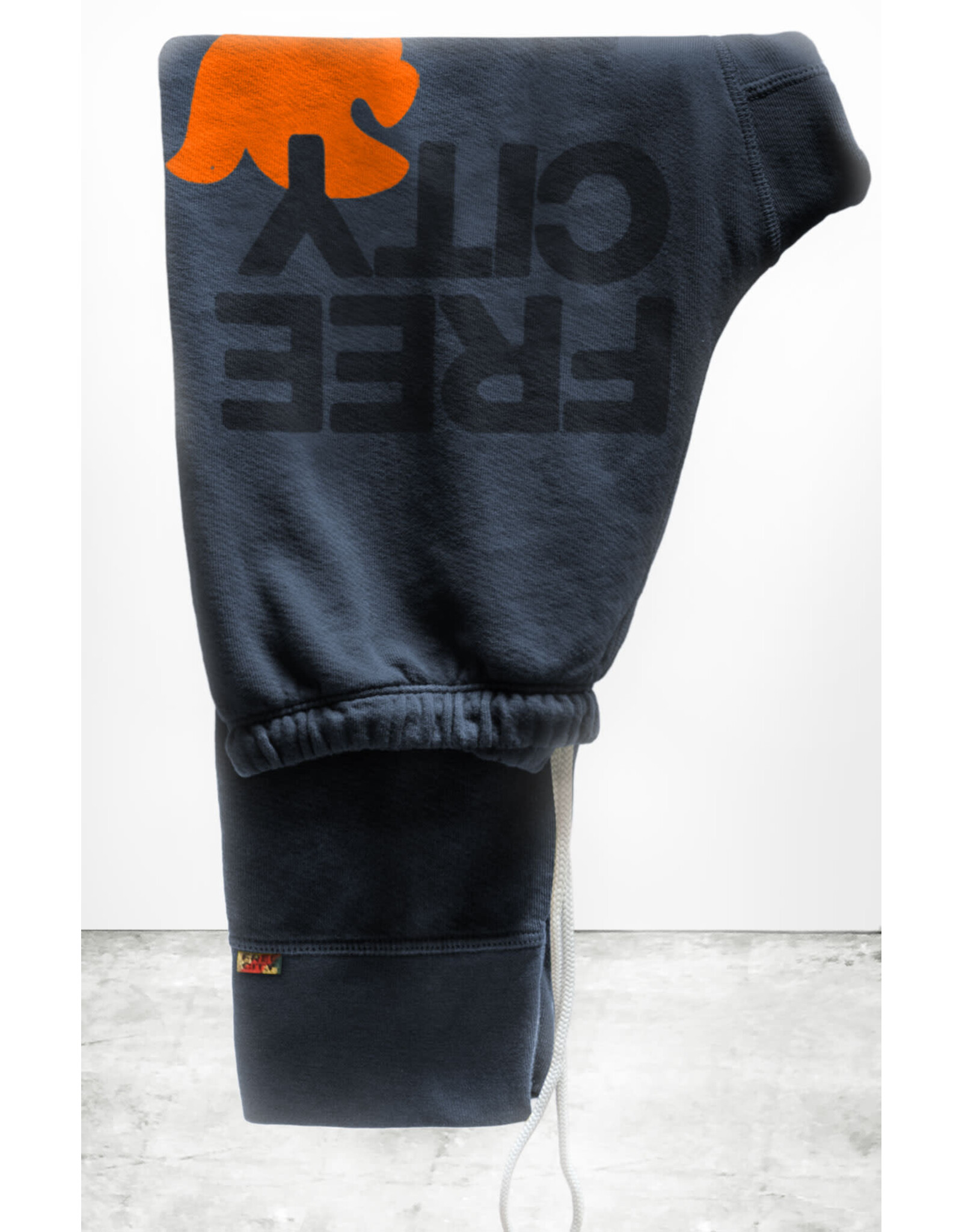 Free City FC Large 3/4 Sweatpants