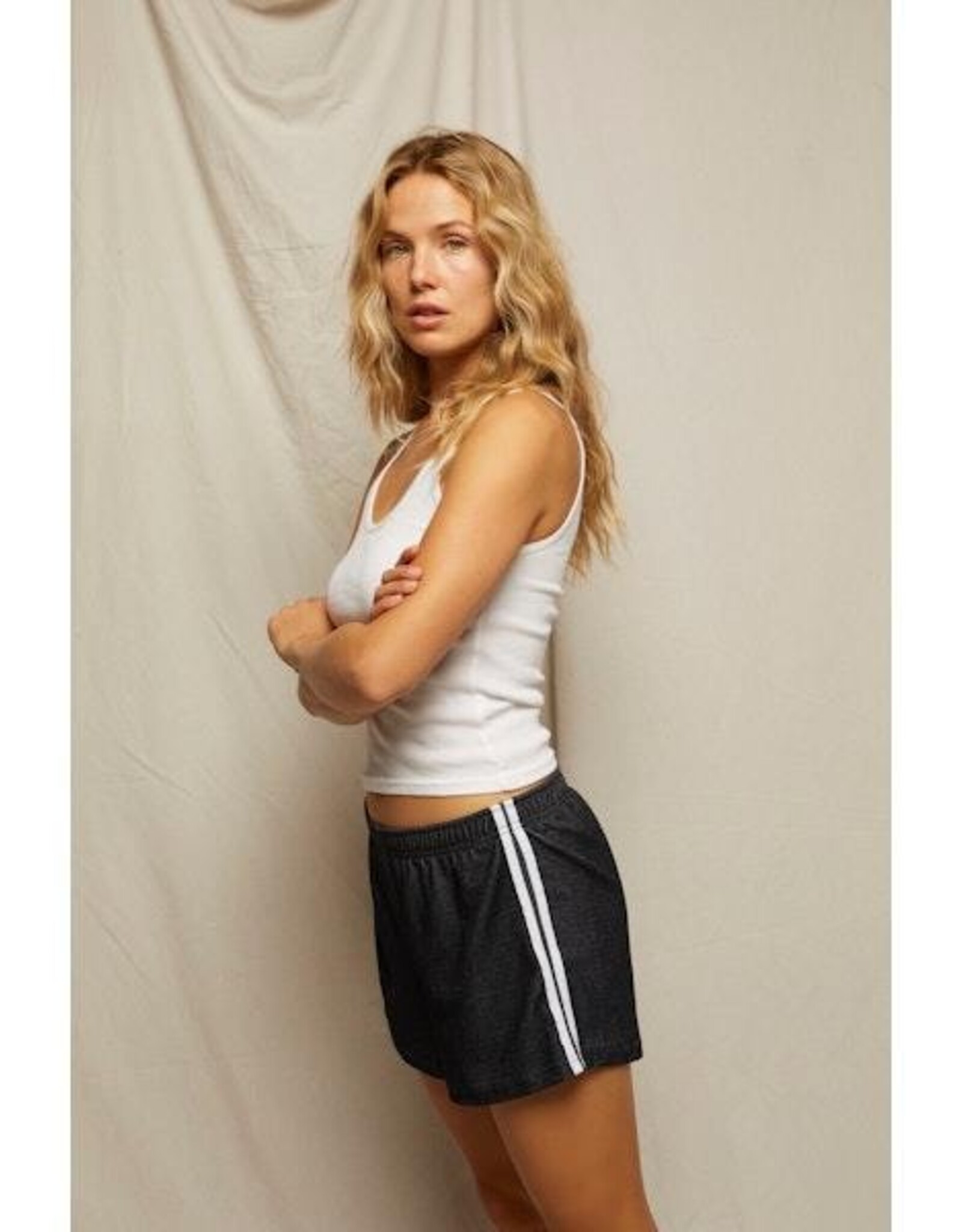 PeRFECT WHITE TEE PWT Mikayla Short