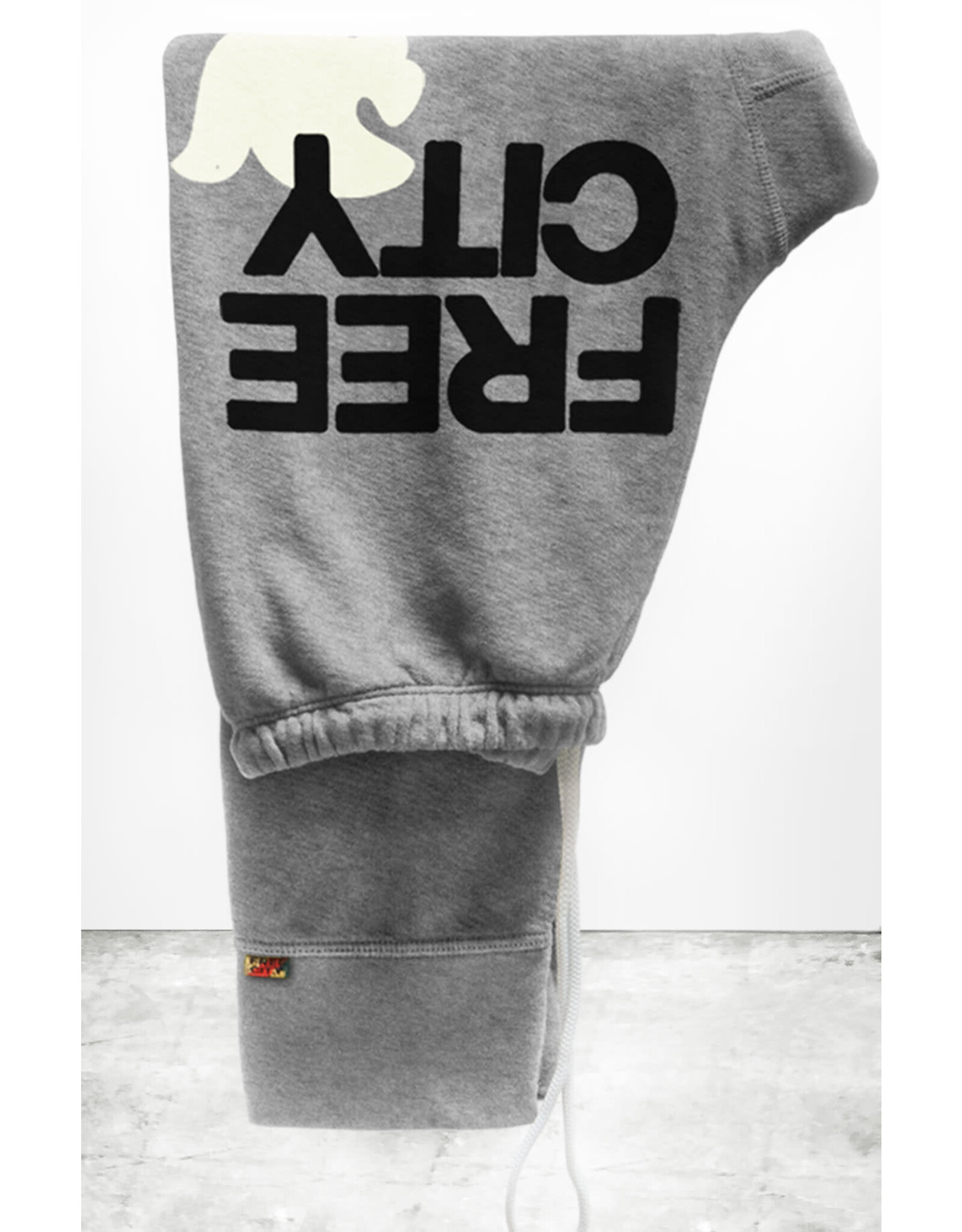 Free City FC Large 3/4 Sweatpants