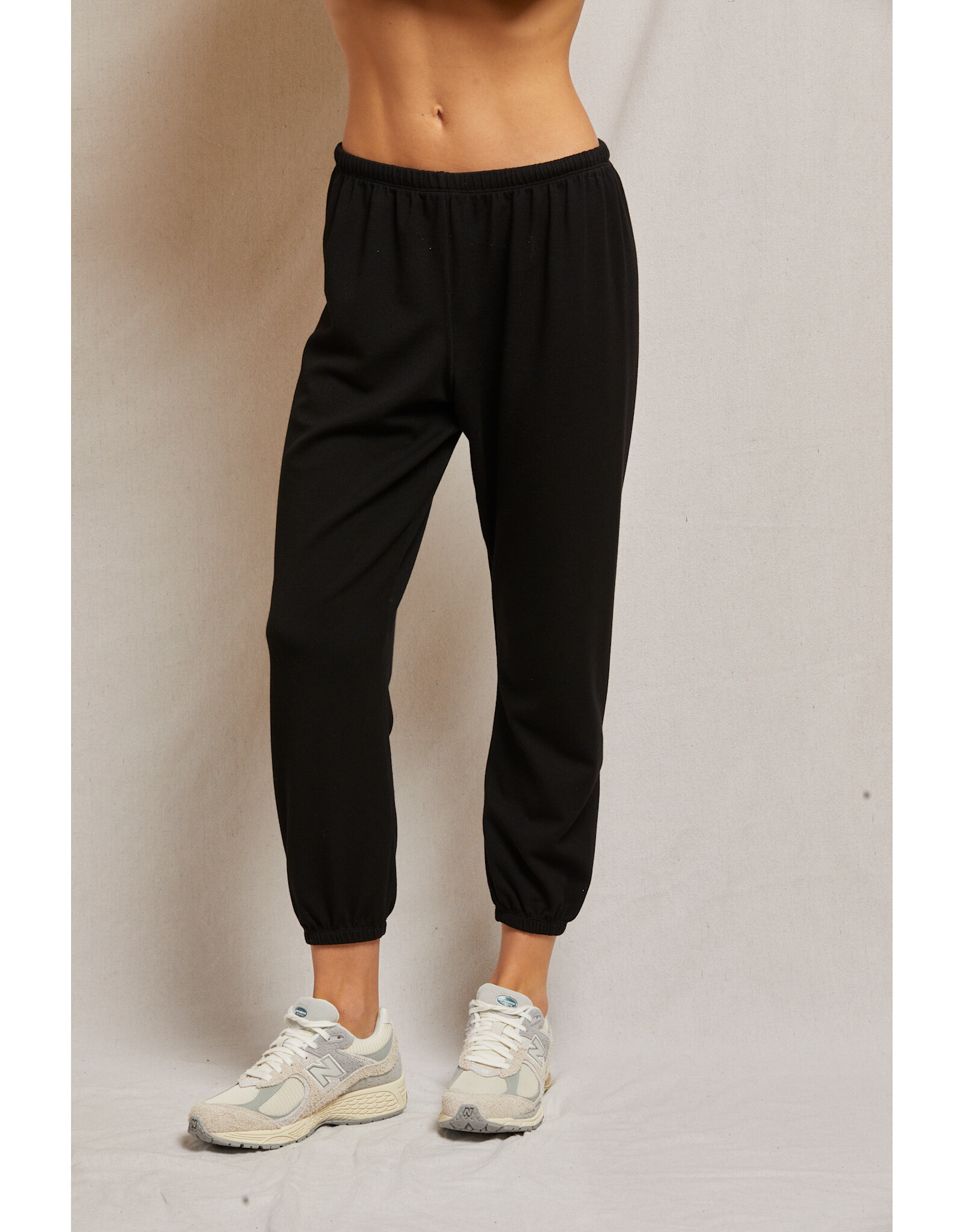 PeRFECT WHITE TEE PWT Leah Jogger