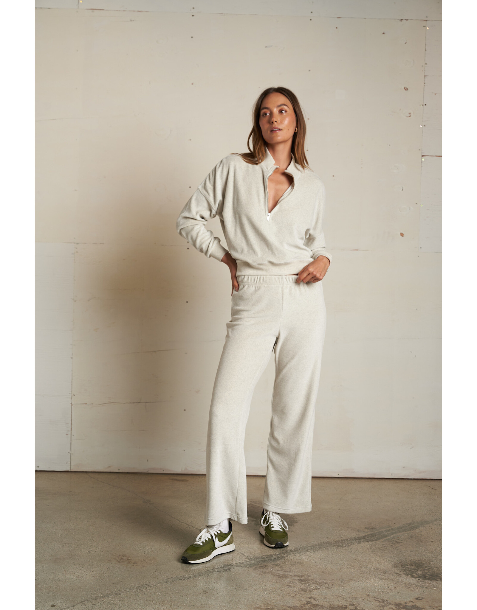 PeRFECT WHITE TEE PWT Alex Velour Pant