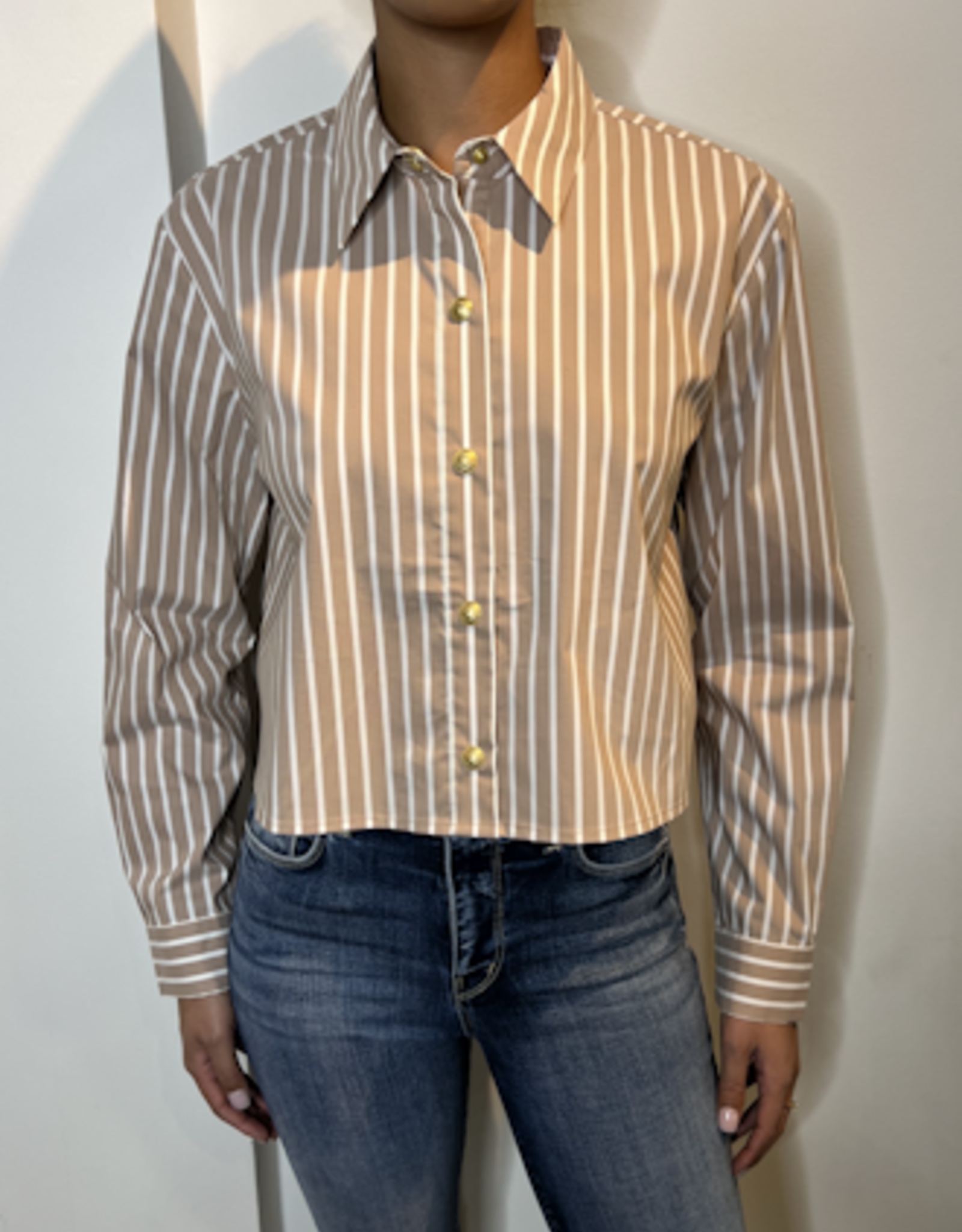 L'AGENCE COSETTE CROP HI LOW SHIRT