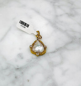 Sennod Jewelry Design VVJ46 Mabe Pearl & Diamond - Gold