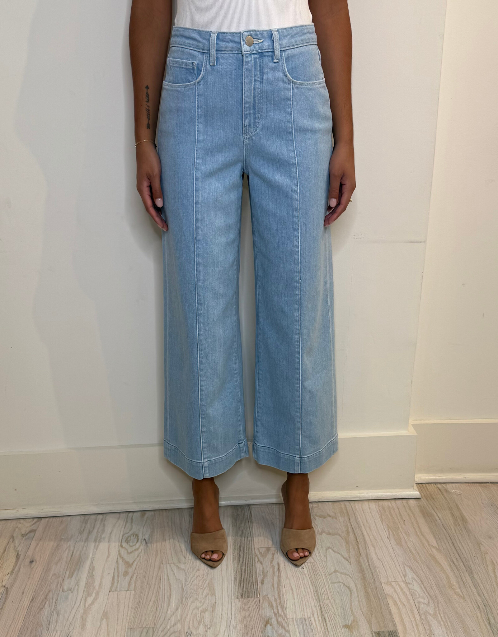 L'AGENCE Houston HR Crop Seam Wide