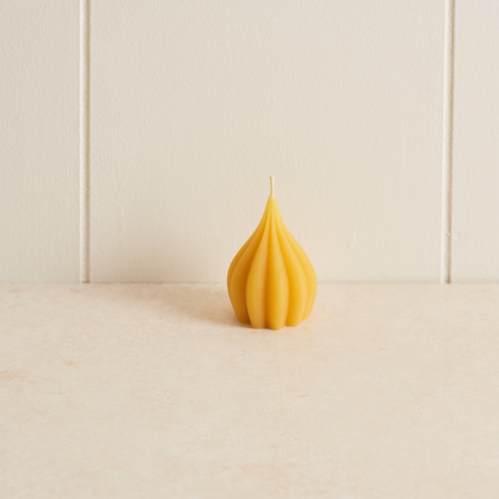 Beeswax Meringue Kiss Votive- small