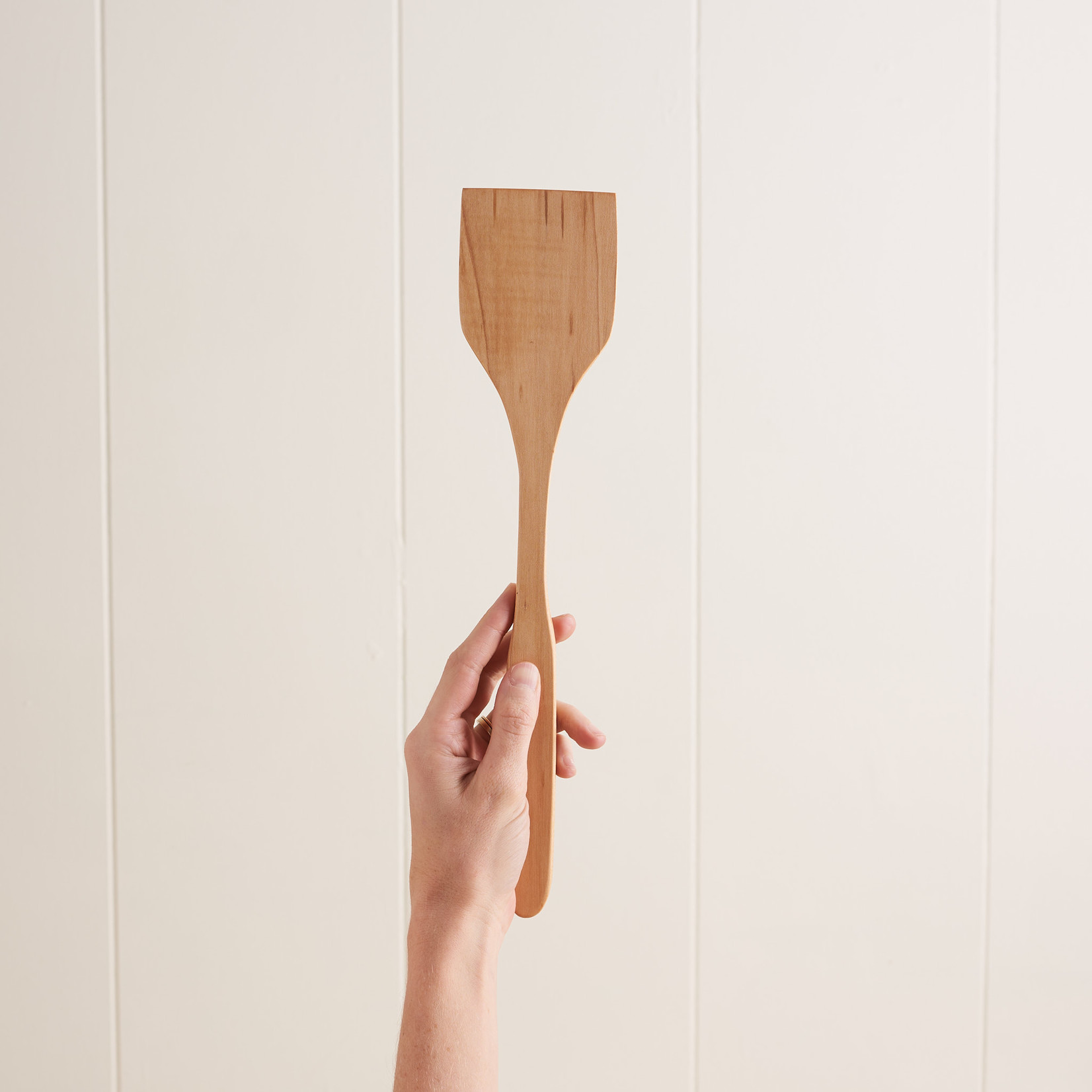 https://cdn.shoplightspeed.com/shops/641915/files/50567804/1652x1652x2/maple-wooden-square-spatula.jpg