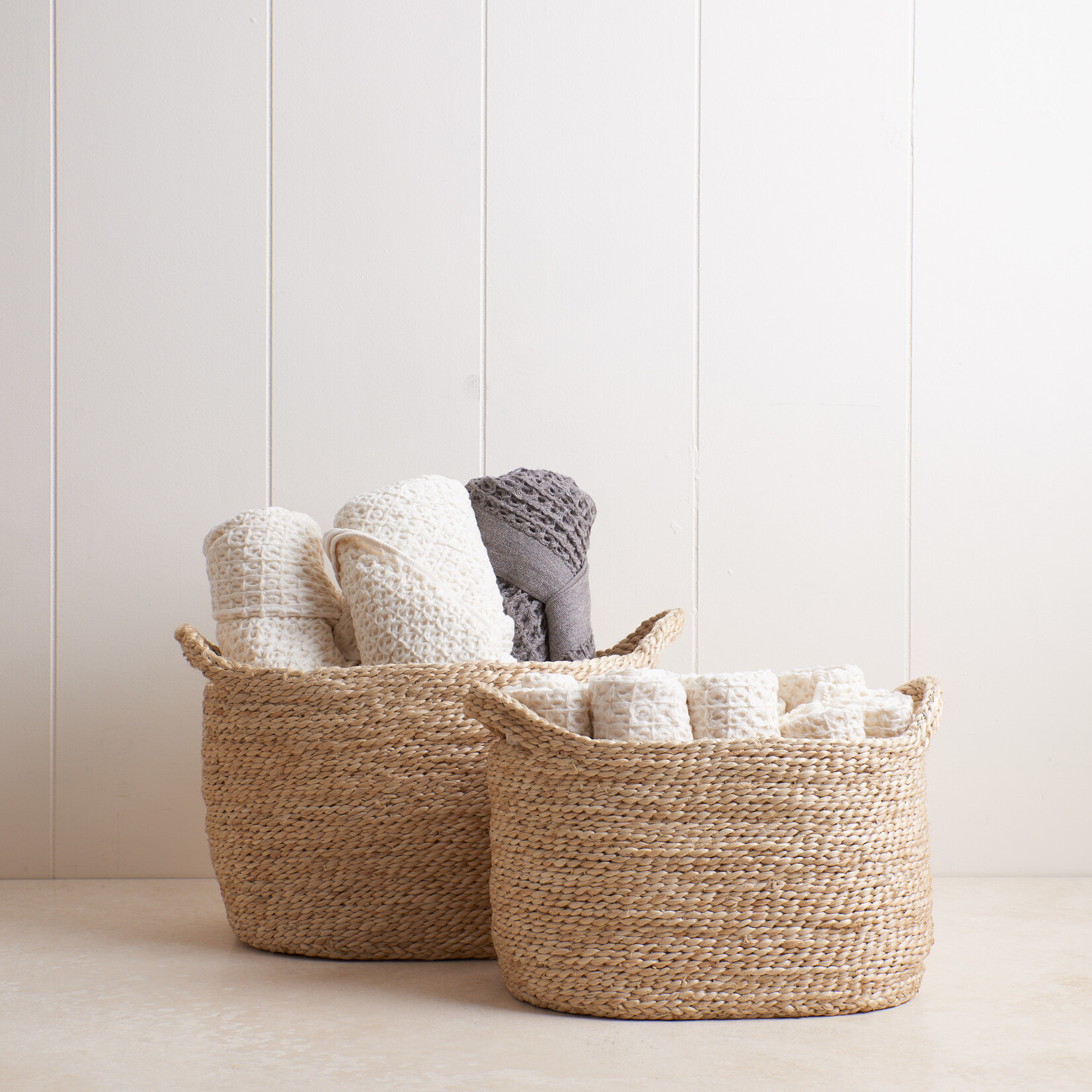 Small Oval Jute Basket - natural