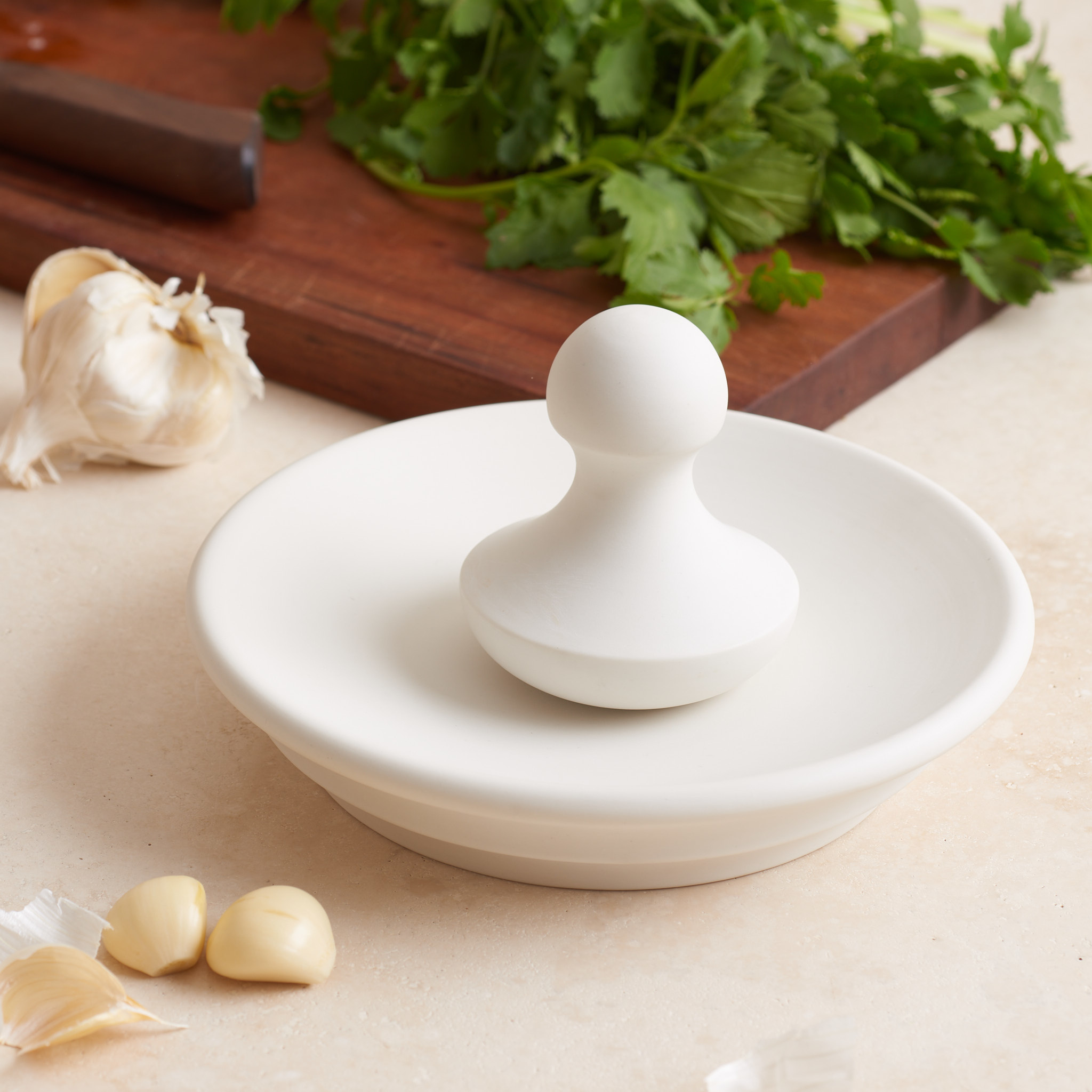 https://cdn.shoplightspeed.com/shops/641915/files/54553823/porcelain-mortar-and-pestle.jpg