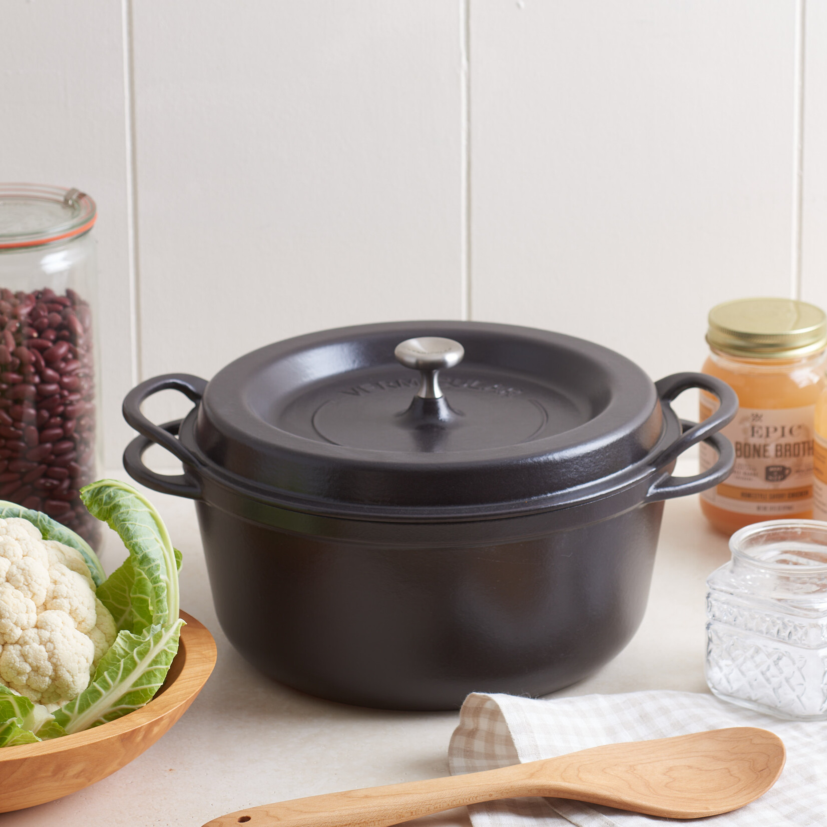Vermicular Oven Pot - 5.3 qt | Natural Beige | Enameled Cast Iron Dutch Oven | Non-Toxic | Made in Japan
