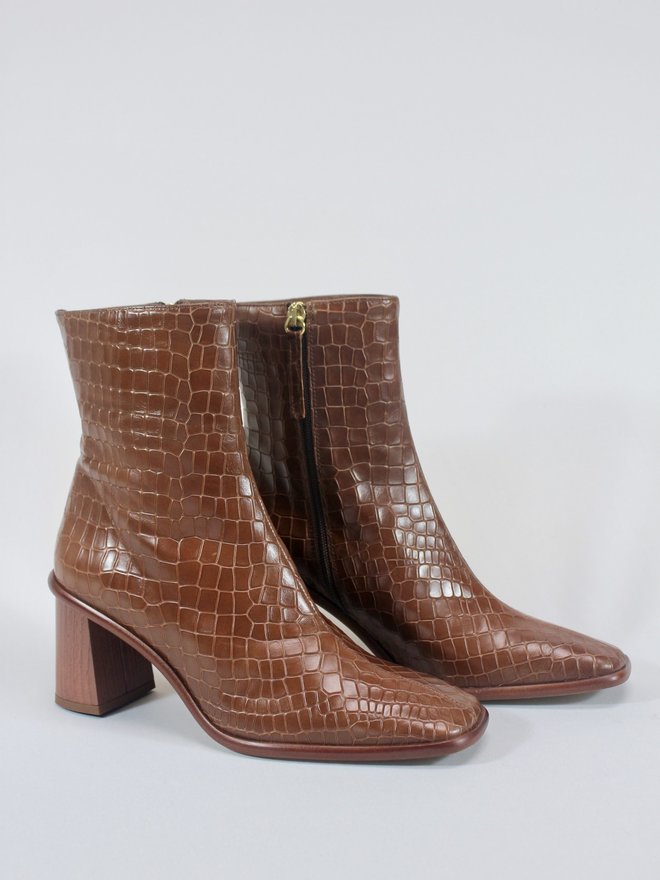 ALOHAS West Cape Boot Vintage Tan  Leather ankle boots, Boots, Brown  leather ankle boots