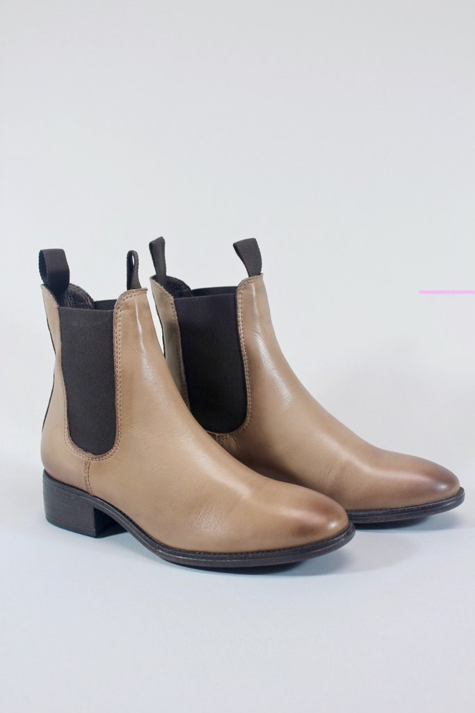 EOS Footwear Celina