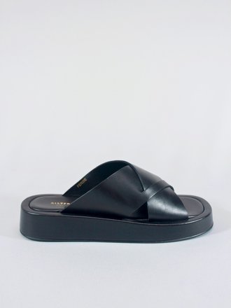 Footloose Shoes - Footwear & Accessories - Victoria, BC - Footloose Shoes