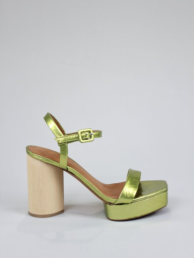 靴 yello BOSCO LOW HEEL PLATFORM SANDALS yello BOSCO LOW HEEL PLATFORM SANDALS