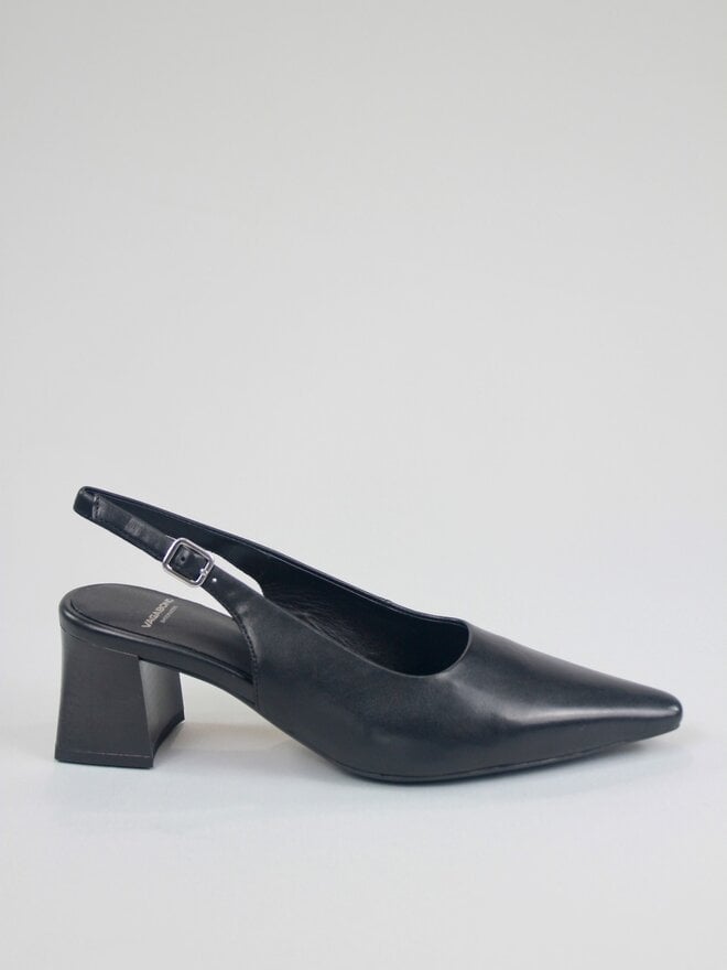 Footloose Shoes - Footwear & Accessories - Victoria, BC - Footloose Shoes