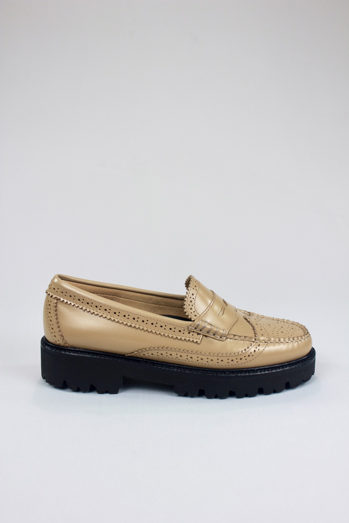 G.H. Bass - Whitney Wingtip Lug Loafer - Tan - Footloose Shoes display picture 1