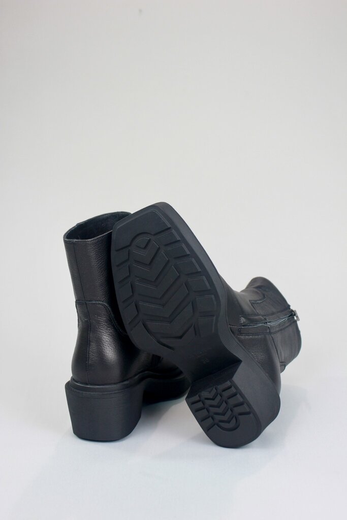 Shoe the Bear by Woden Amina