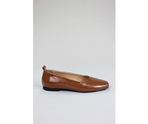 Flat shoes elizabeth sales